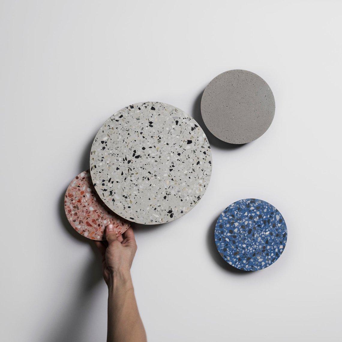 Vomaria zeitgenössische minimalistische Wandleuchte aus Keramik