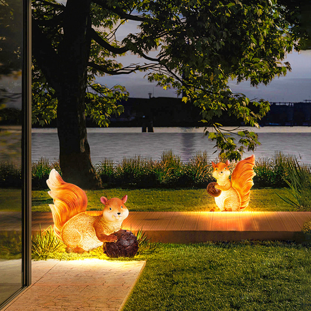 Aria Design Eichhörnchen LED Außenstehleuchte Solar Garten/Terrasse Eichhörnchen Harz