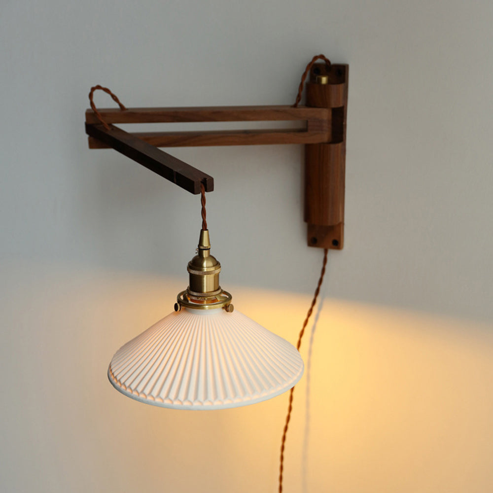 Muto Vintage LED Wandleuchte Plissee, Innen Treppenhaus, Glas/Holz/Keramik
