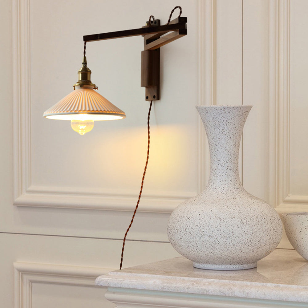 Muto Vintage LED Wandleuchte Plissee, Innen Treppenhaus, Glas/Holz/Keramik