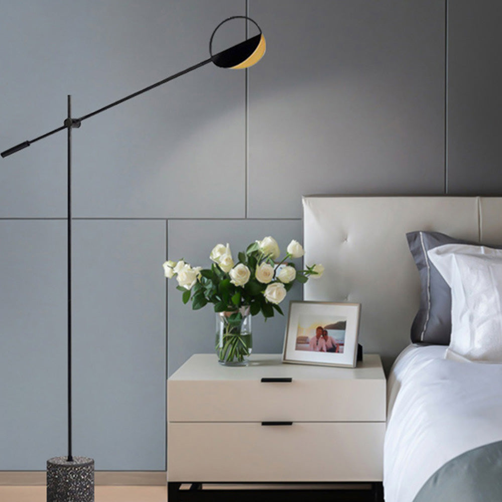 Mira Minimalistische Stehleuchte Metall + Terrazzo