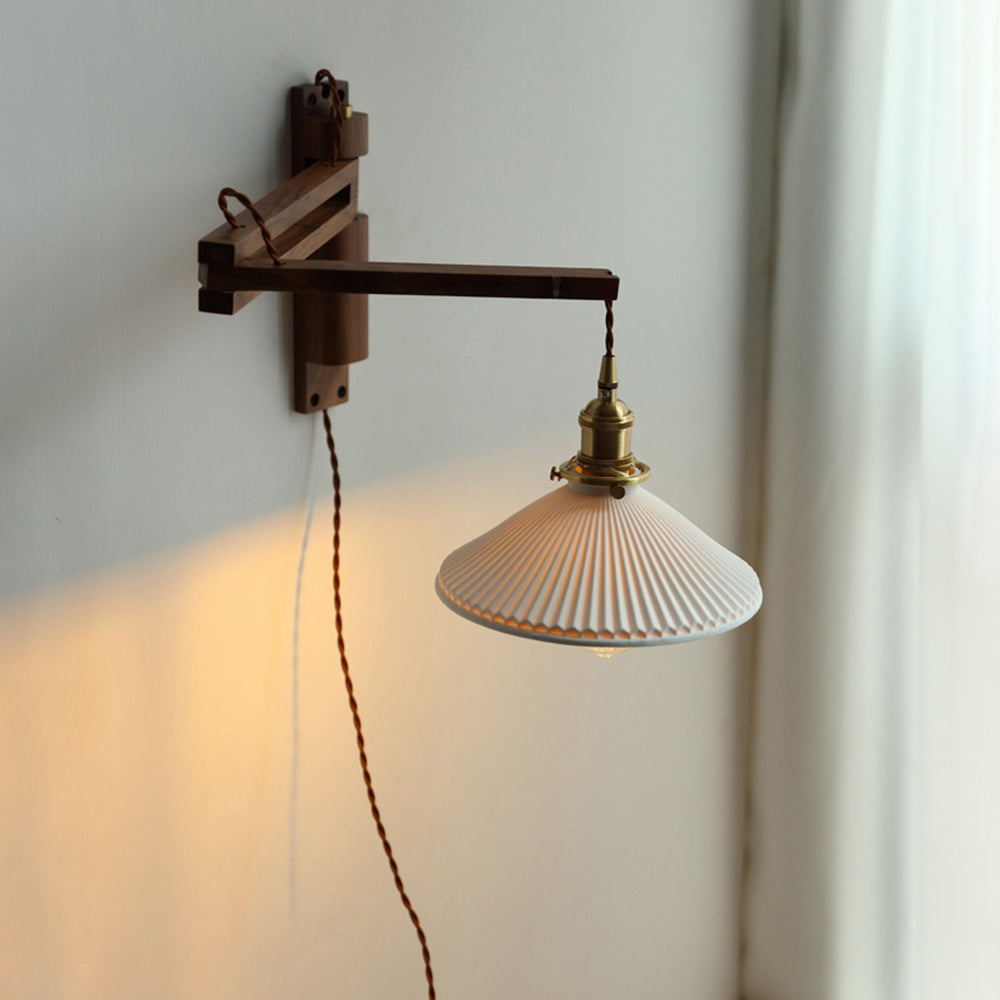 Muto Vintage LED Wandleuchte Plissee, Innen Treppenhaus, Glas/Holz/Keramik