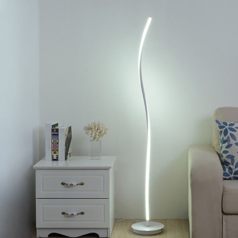 Arisha Modern Linear LED Stehlampe Schwarz/Weiß Wohn/Schlafzimmer Metall&Acryl