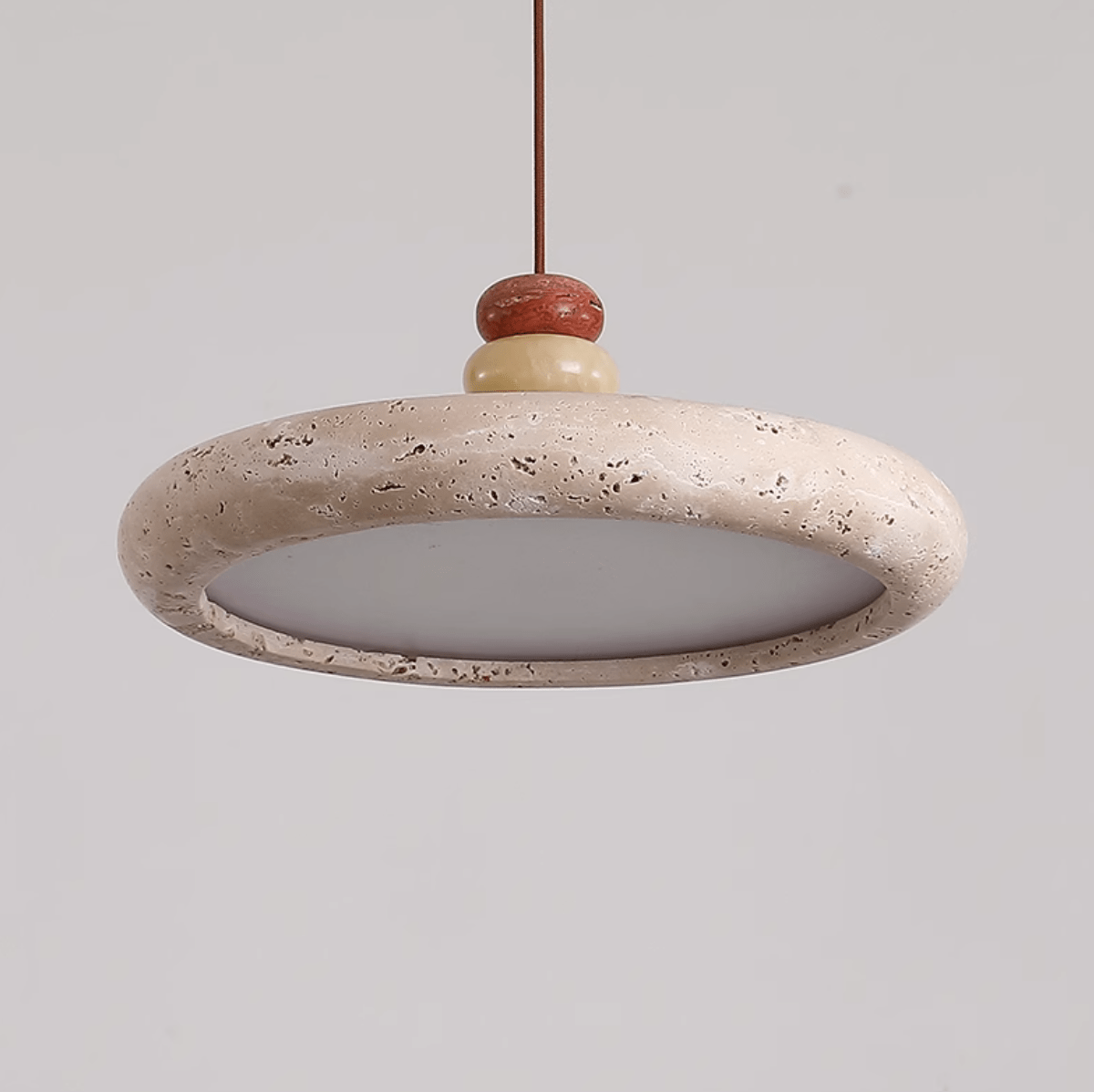 Cuvarora Pendelleuchte aus gelbem Travertin