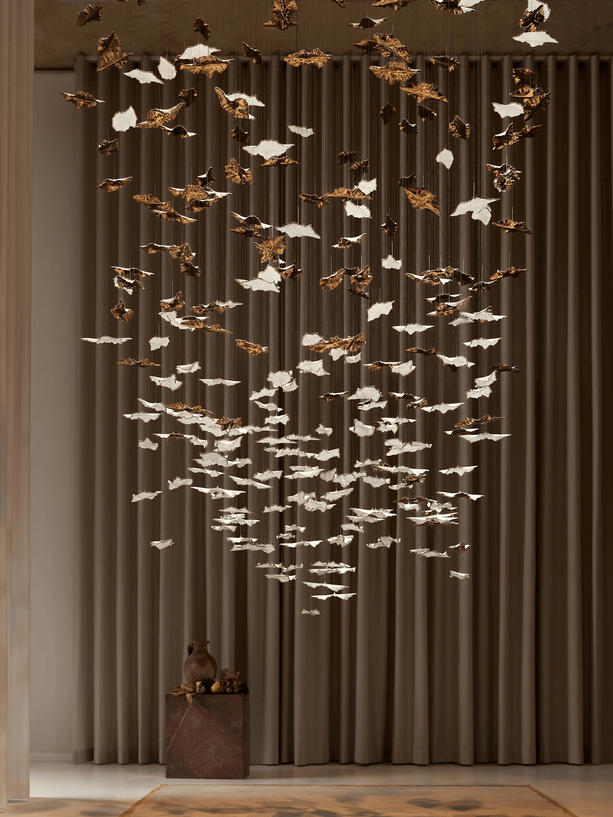 Folia Kronleuchter aus Blatt-Form in verdrillter Skulptur