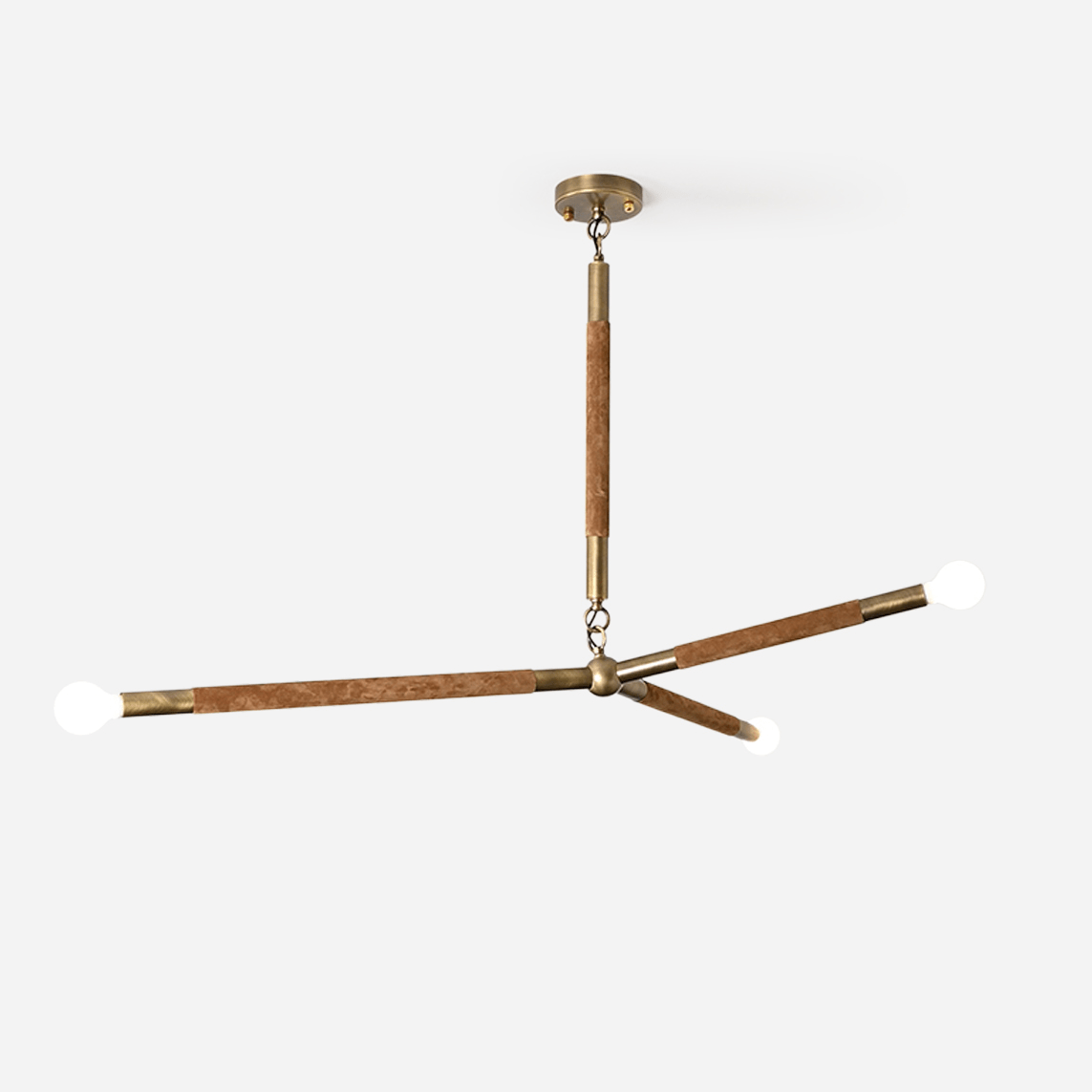 Solireon Kronleuchter aus Messing mit linearer Struktur