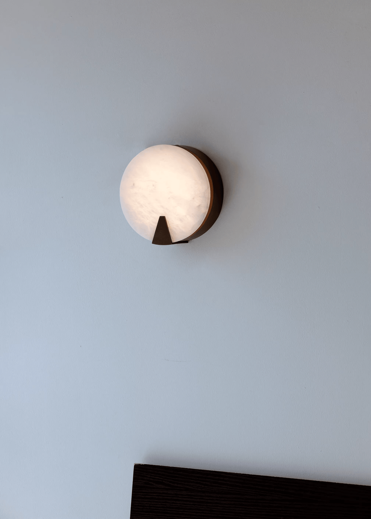 Albirira Halo Alabaster-Wandleuchte