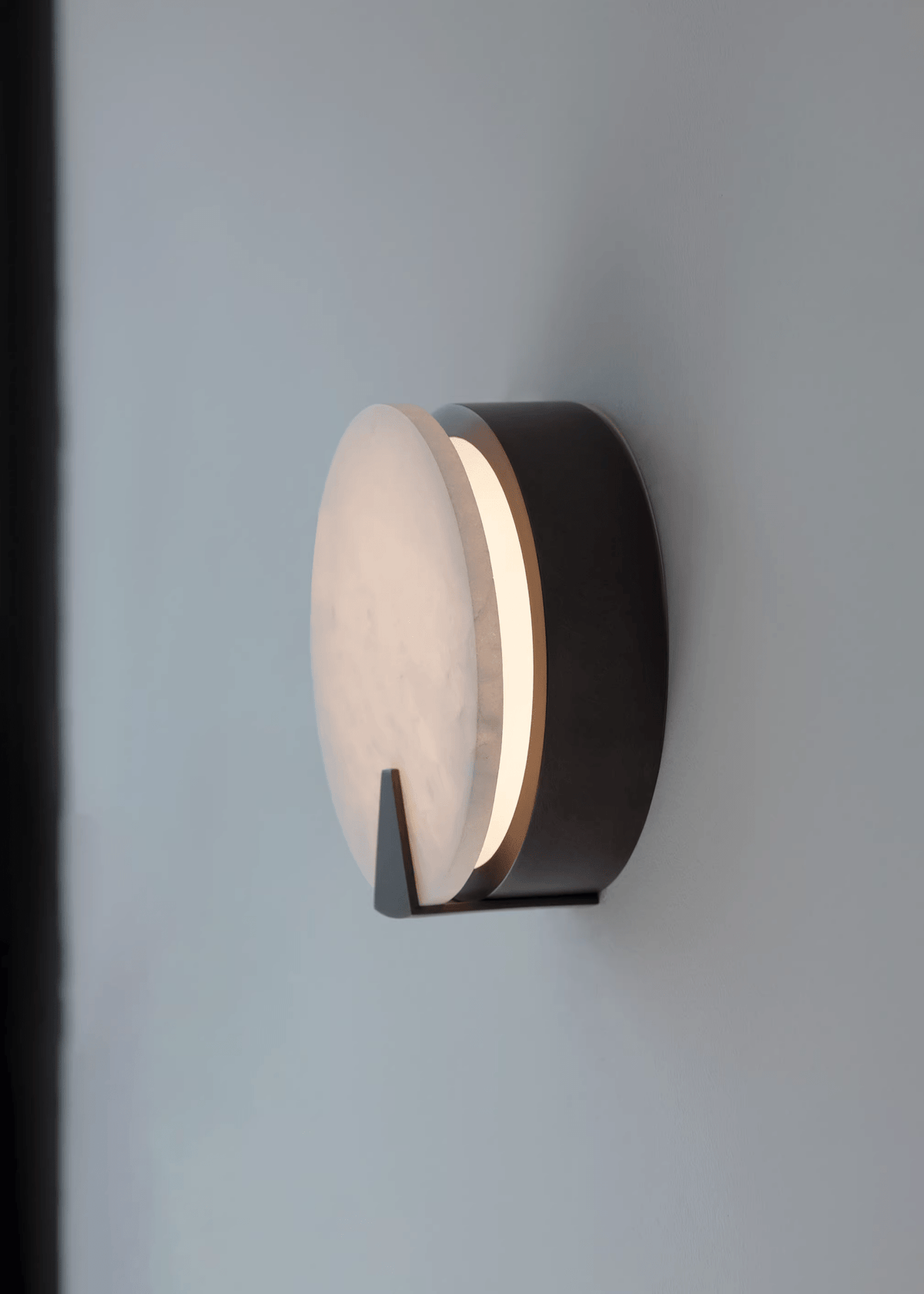 Albirira Halo Alabaster-Wandleuchte