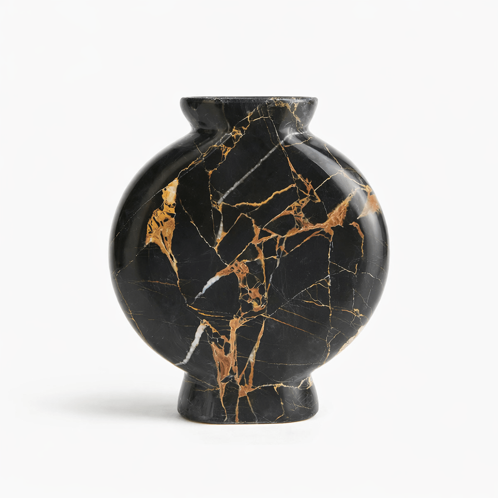 Gravion Vasen aus Marmor