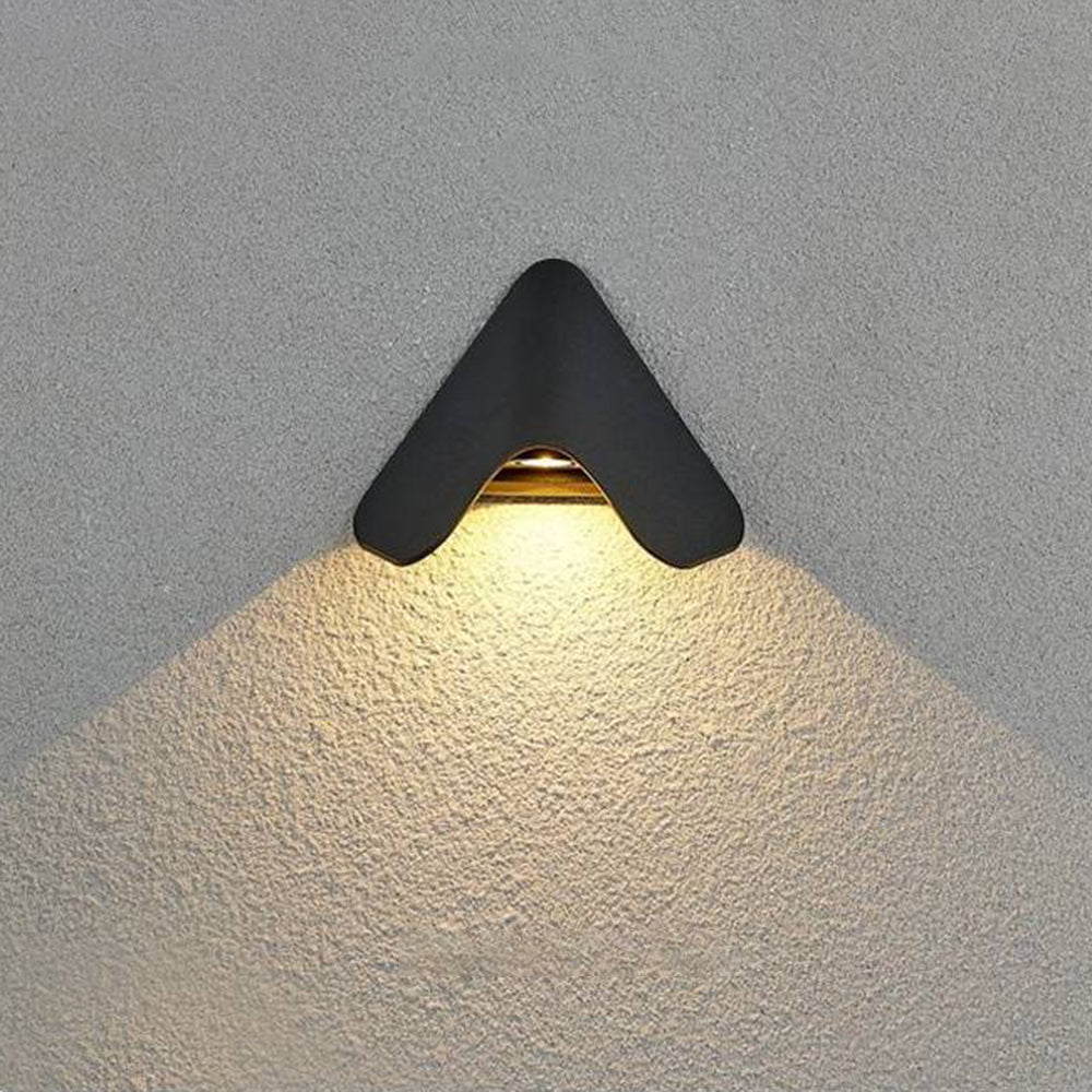 Ray Minimalistische Dreieck Wandleuchte für den Außenbereich Balck/Weiß Aluminium 2 Farben 20CM Lang