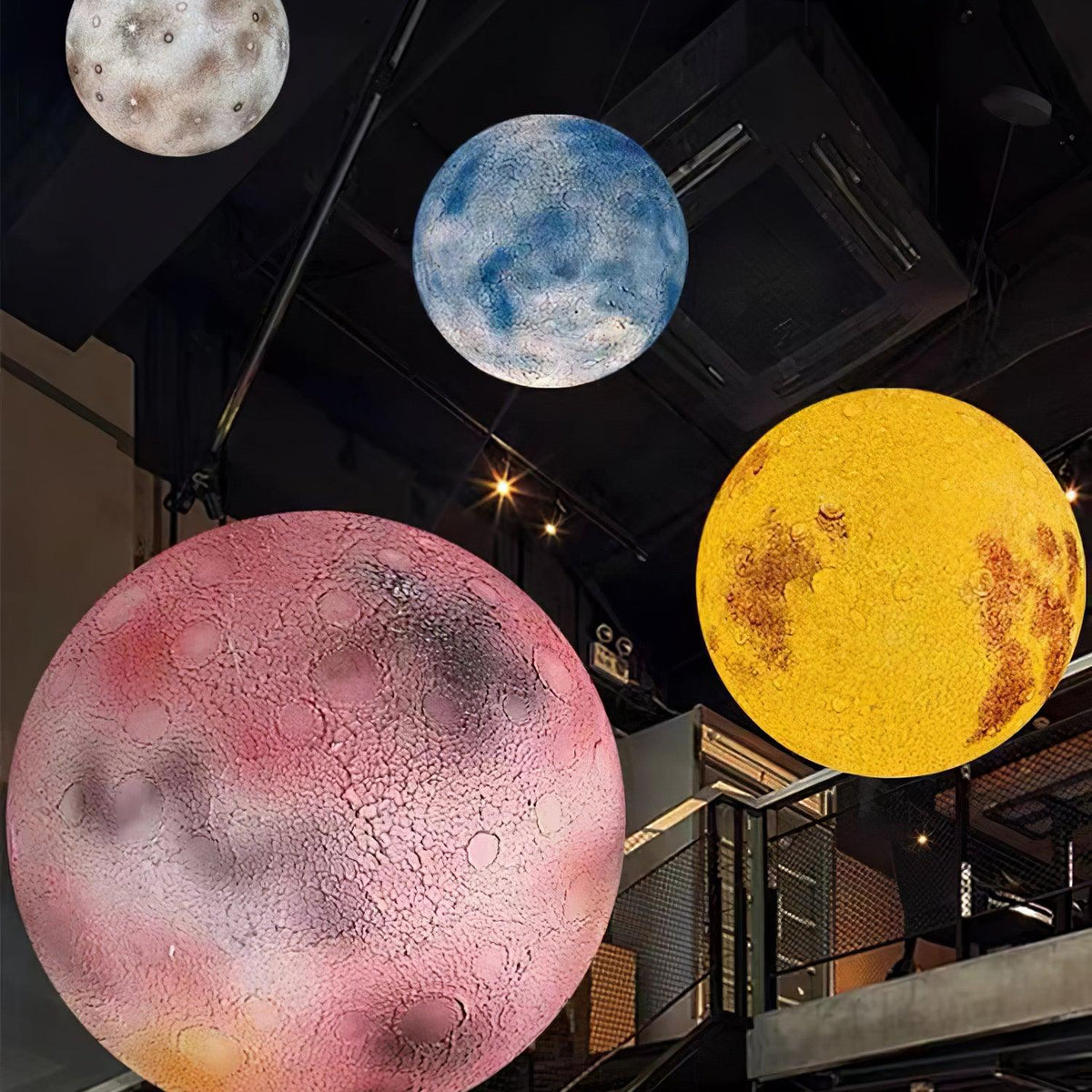 CosmoSphere Planetary Pendelleuchte