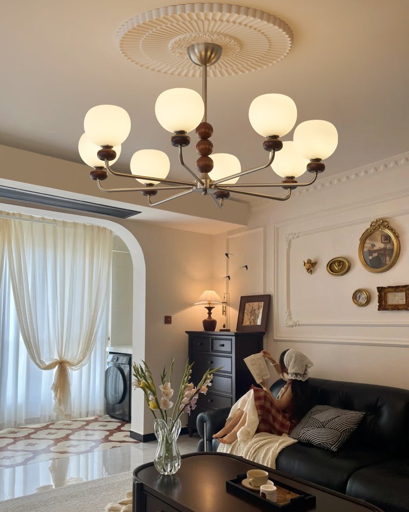 Vilorira Kronleuchter aus Walnuss-Holz und Glas im klassischen Orb-Design