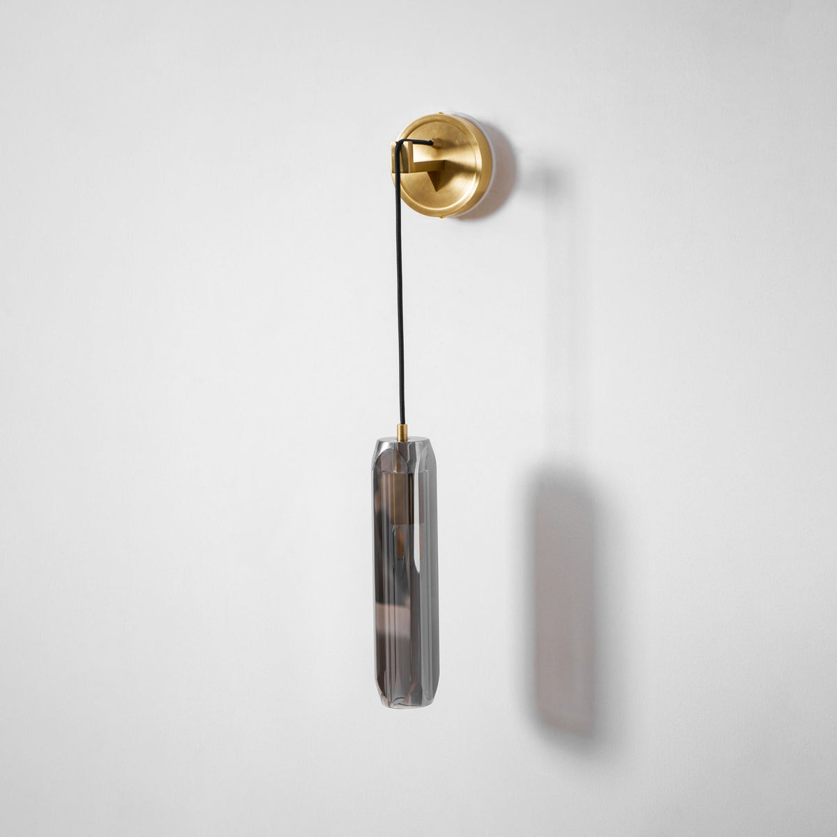 Zodorila zeitgenössische minimalistische Wandleuchte aus Kristall