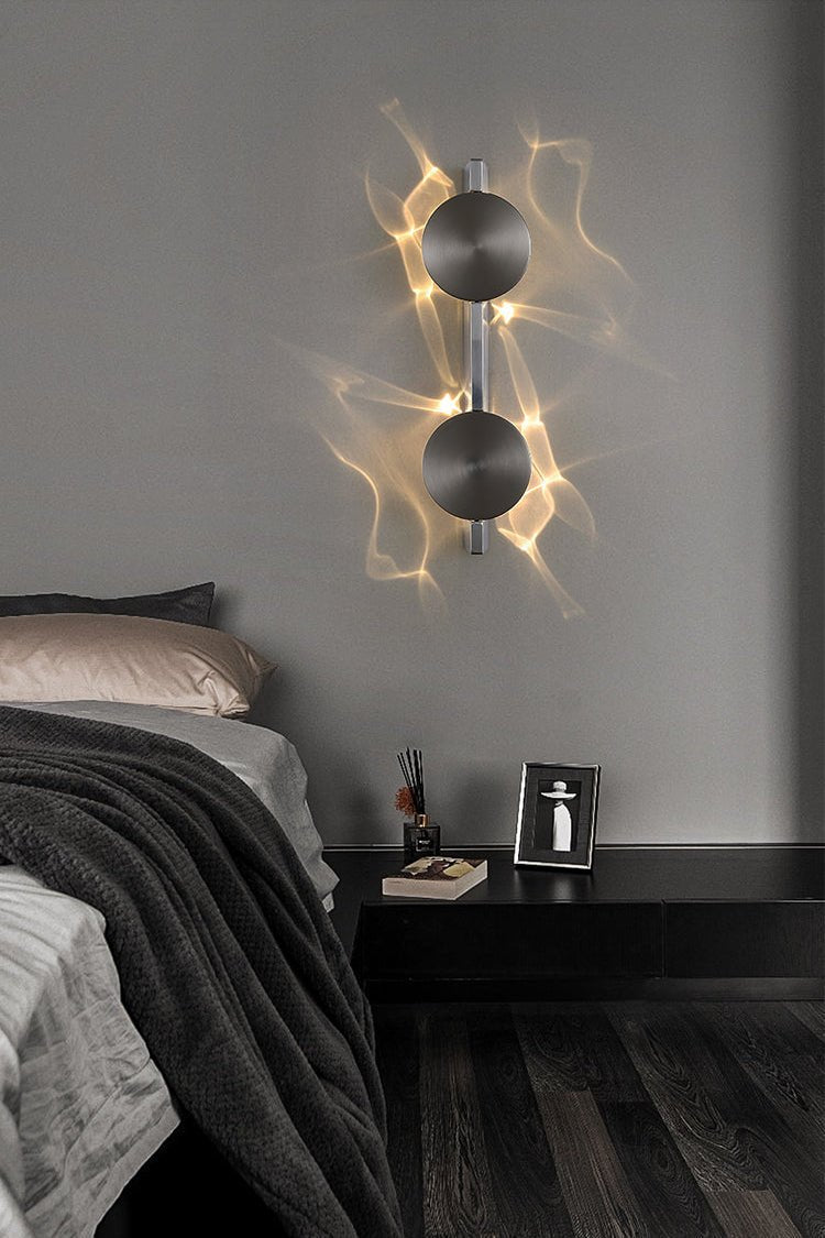 Pethr Wave Minimalistische Wandleuchte aus Stahl