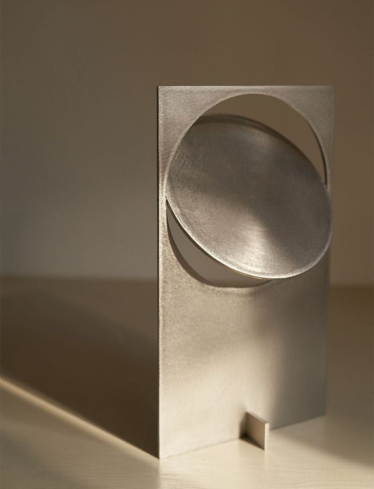 Sixor Steel futuristische Tischleuchte