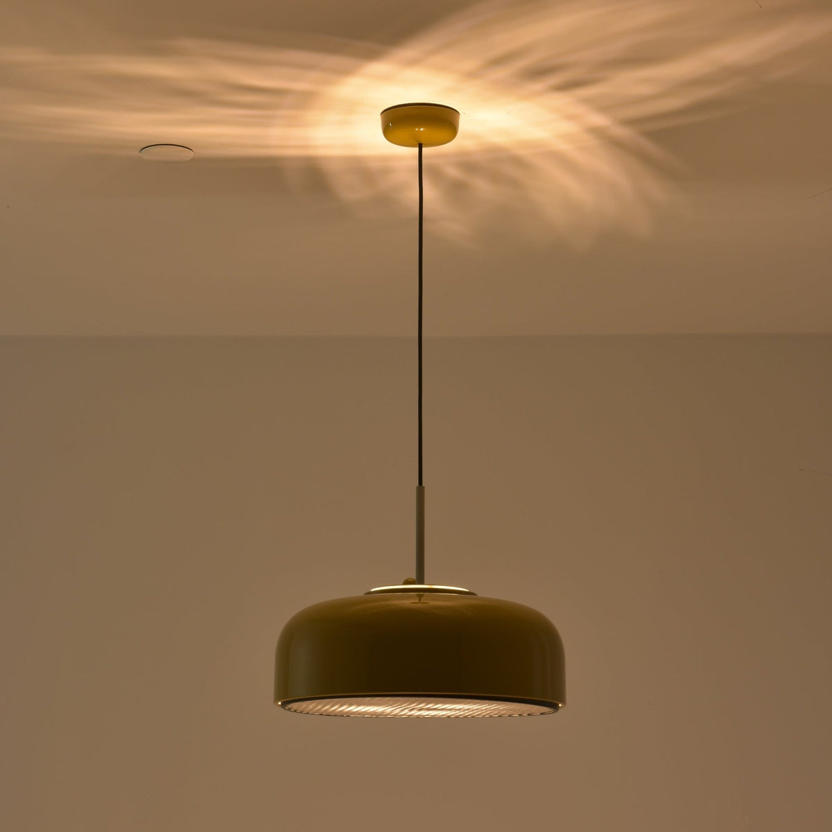 Wolvin zeitgenössische minimalistische Podgy Pendelleuchte