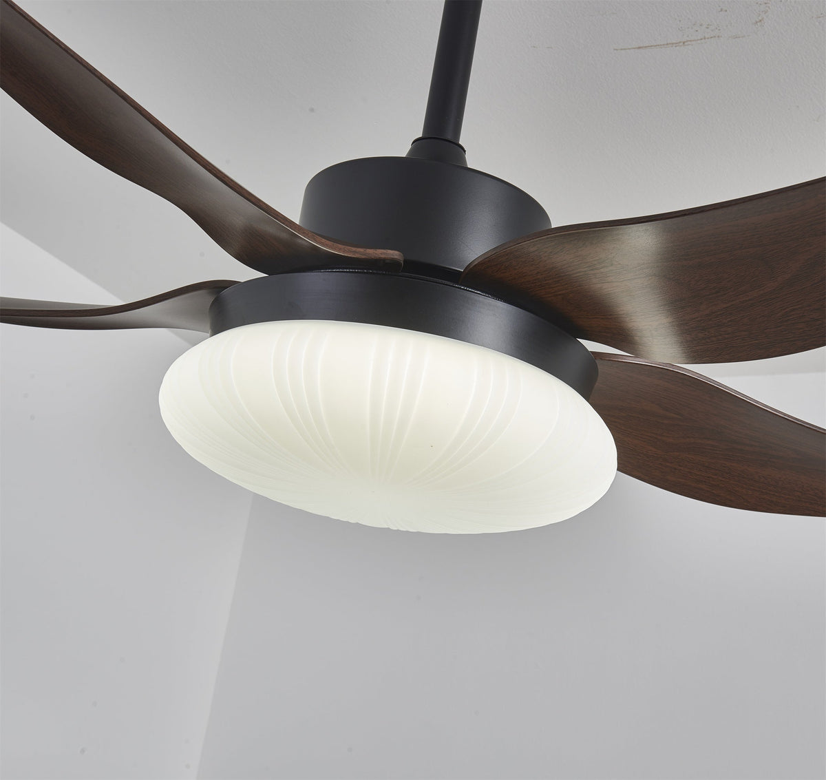 Zerith moderne Deckenventilator mit Beleuchtung aus Holz