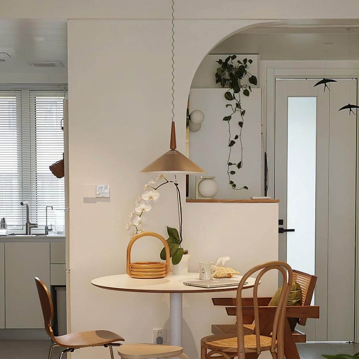 Jolvin zeitgenössische minimalistische Retro-Pendelleuchte