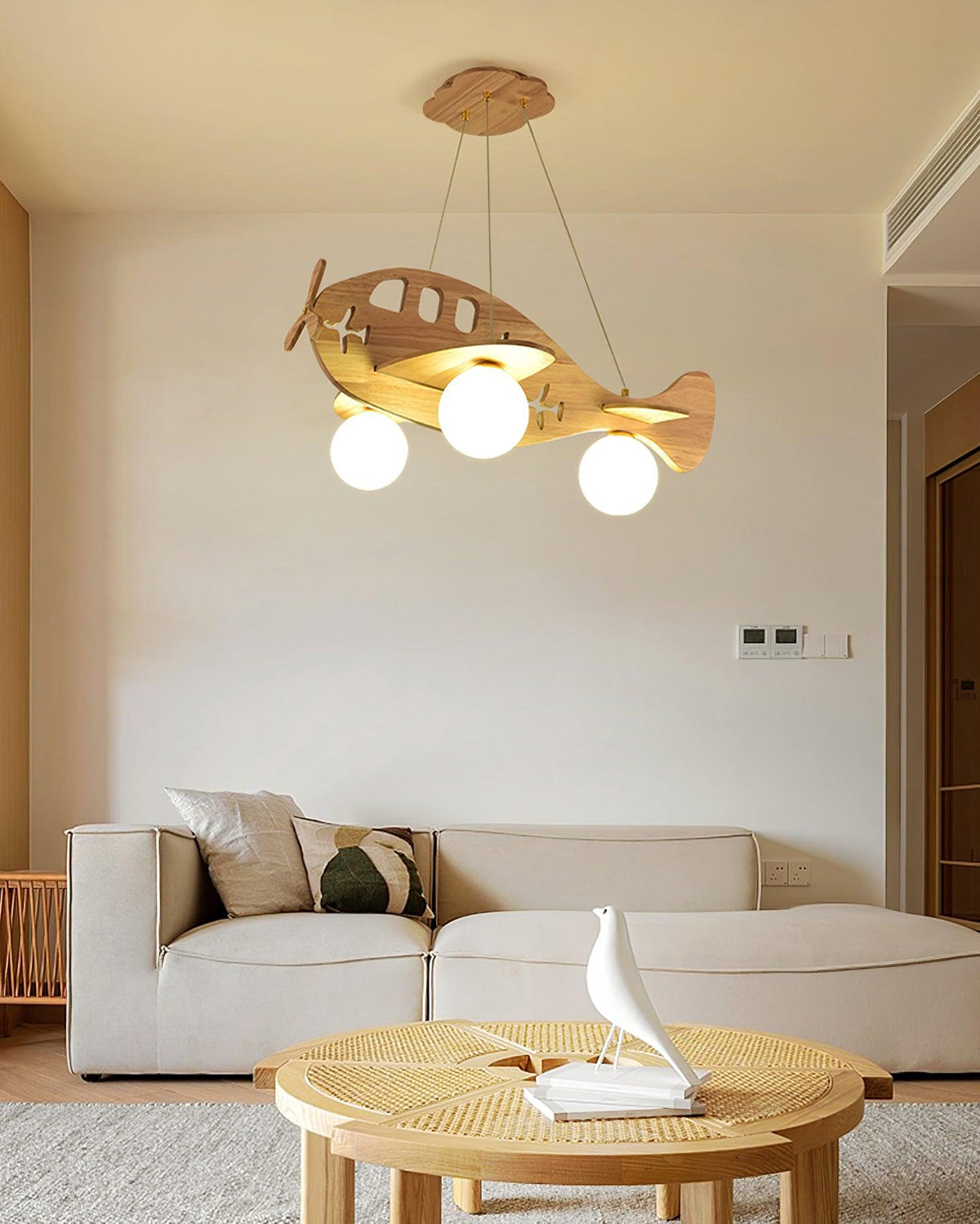 Aldenine Pendelleuchte aus Holz mit künstlerischem Design