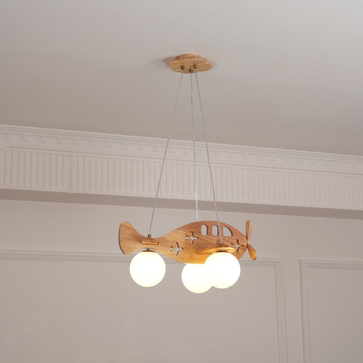 Aldenine Pendelleuchte aus Holz mit künstlerischem Design