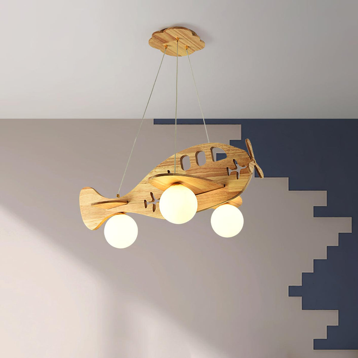 Aldenine Pendelleuchte aus Holz mit künstlerischem Design
