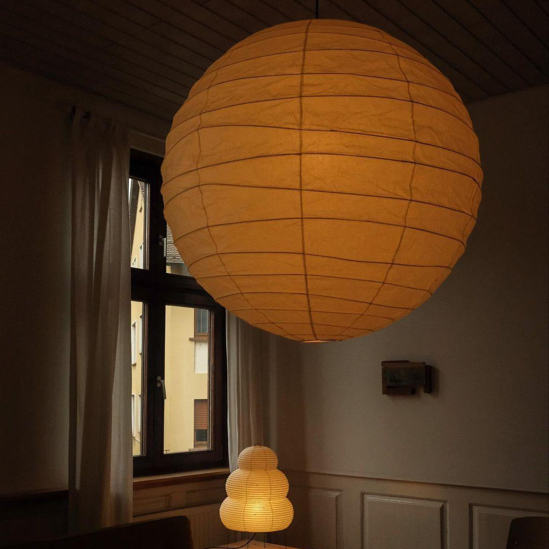 Luna Pendelleuchte mit japanischem Papier-Globus