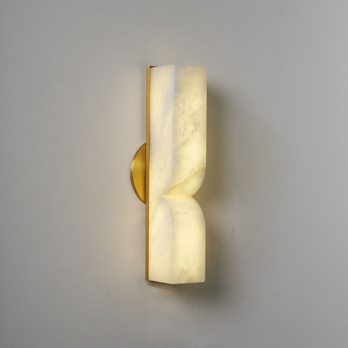 Lena Wandleuchte aus Alabaster mit Stecker