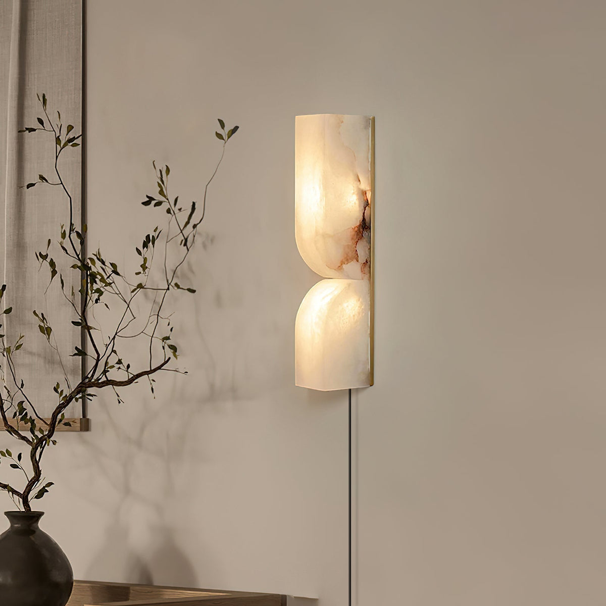 Lena Wandleuchte aus Alabaster mit Stecker