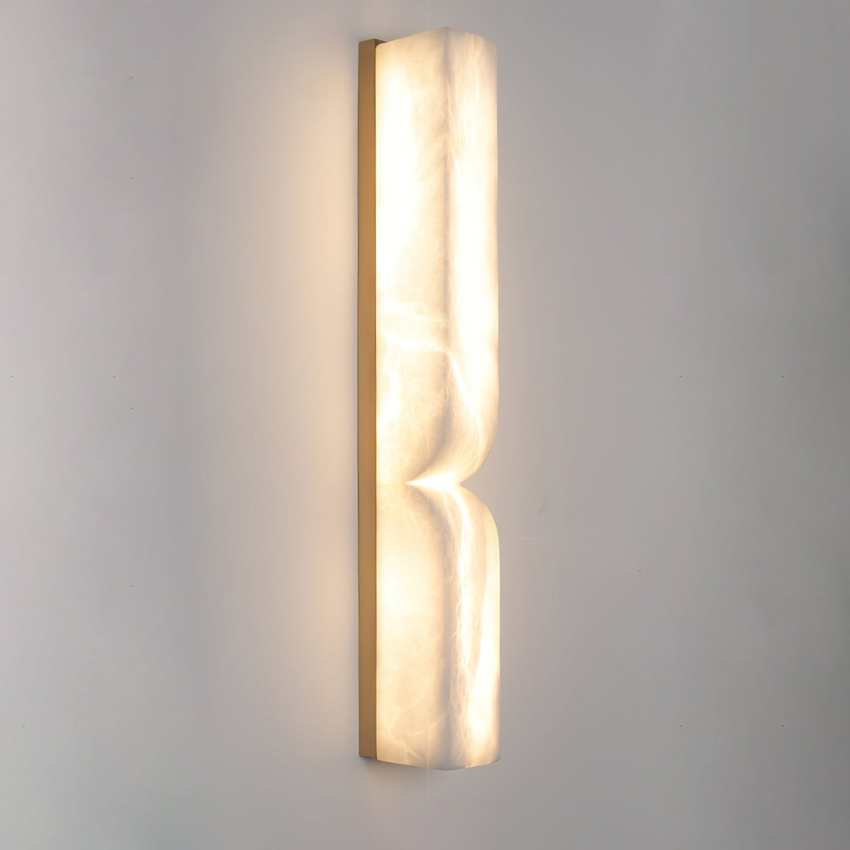 Lena Wandleuchte aus Alabaster mit Stecker