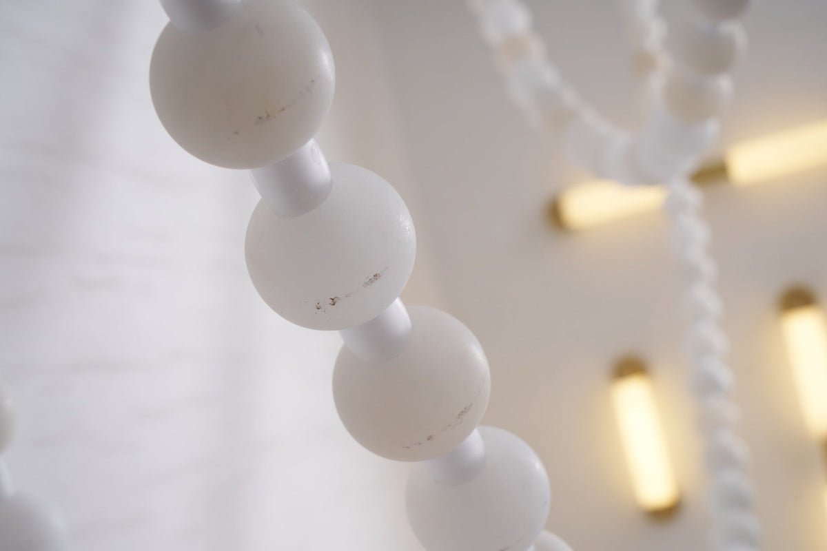Grempt Kronleuchter aus Alabaster in Perlmutt mit Kieselsteinform