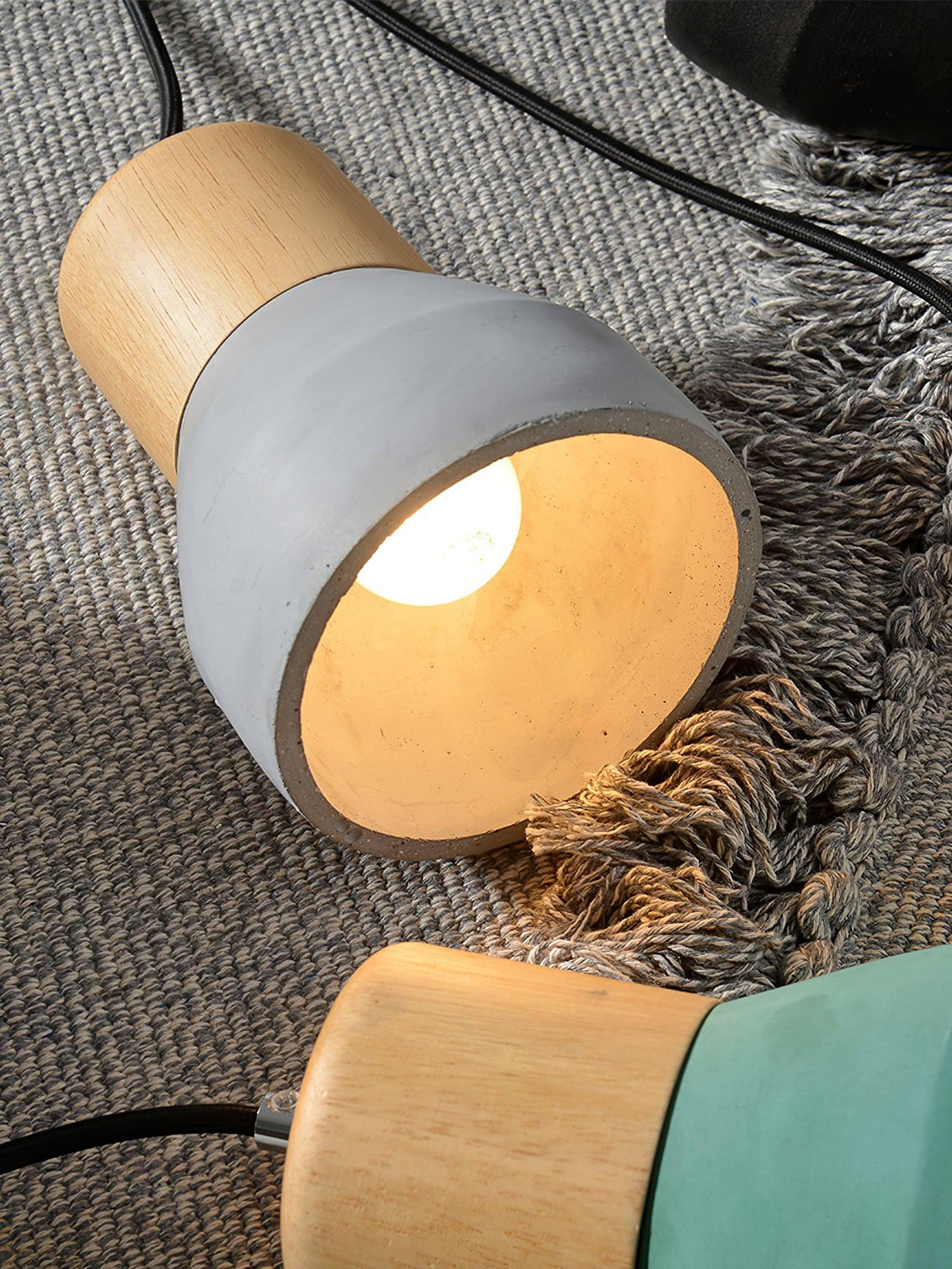 Concretis Industrielle Pendelleuchte aus Zement