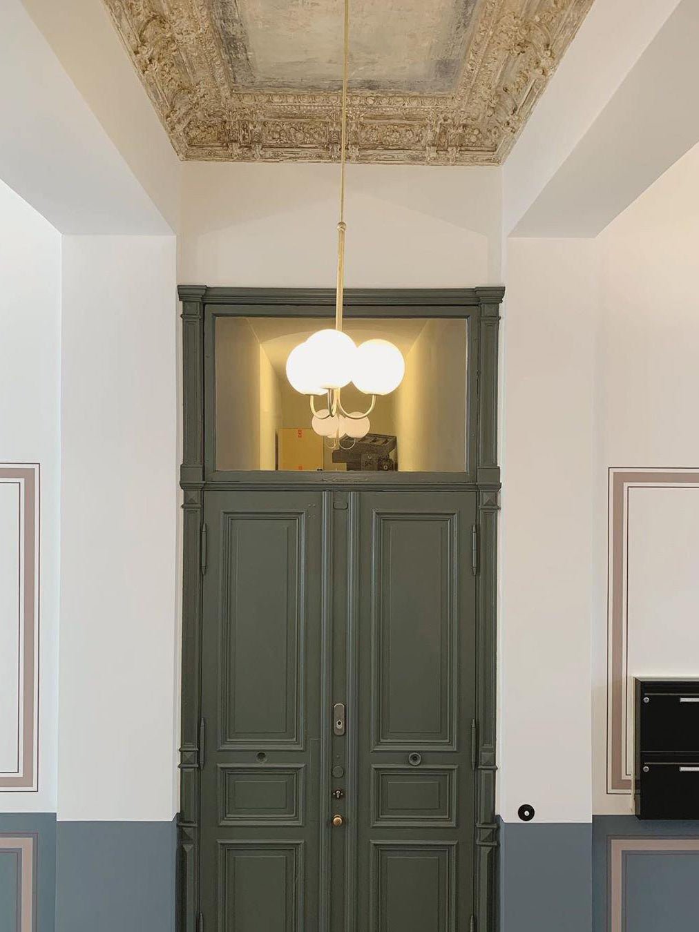 Brin Pendelleuchte aus Metall und Glas in eleganter Ausführung