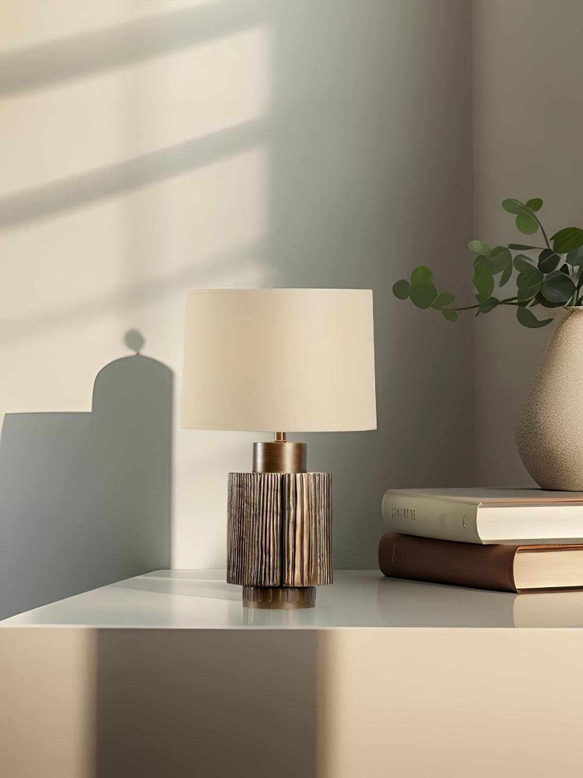 Lumeo Tischleuchte aus Bronze und Beige-Stoff, Luxus-Design