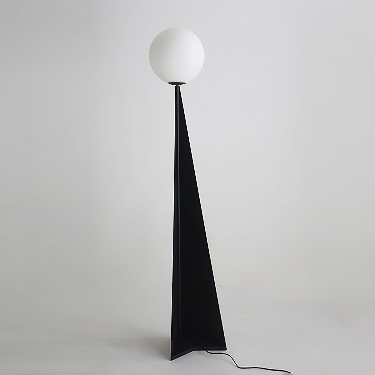 Vertex Minimalistische Stehleuchte aus Keramik