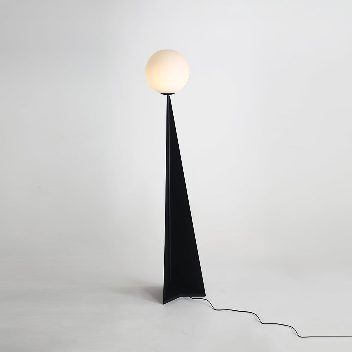 Vertex Minimalistische Stehleuchte aus Keramik