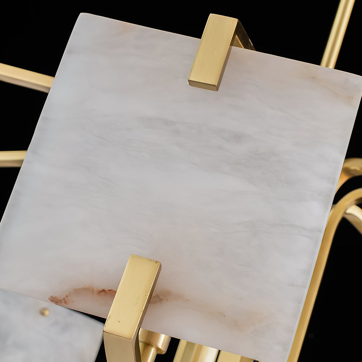 Plotuvys Kronleuchter aus Messing und Alabaster im Postmodern-Luxus-Stil