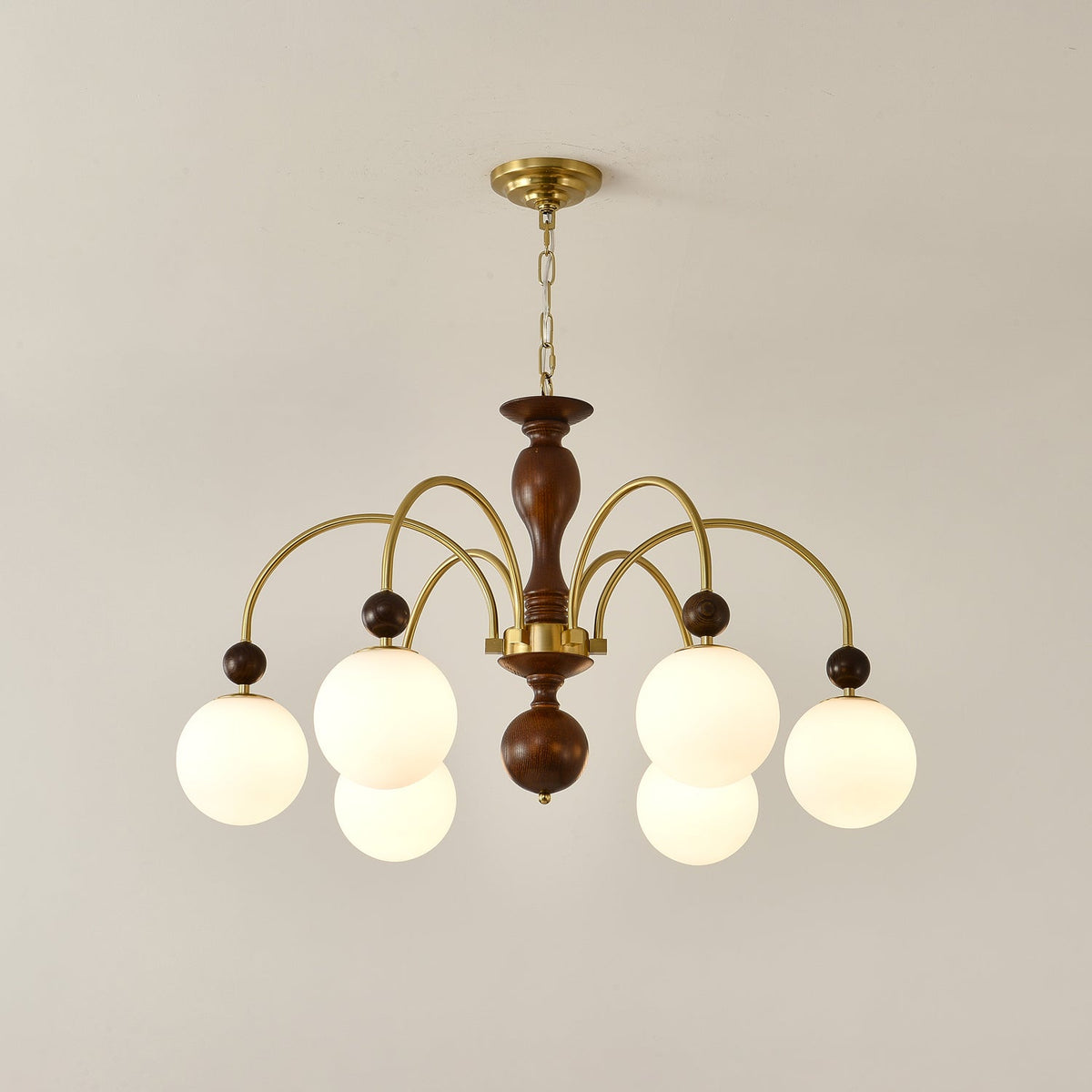 Sylenise Pendelleuchte aus Walnuss und Messing mit Kugelschirm im Vintage-Stil