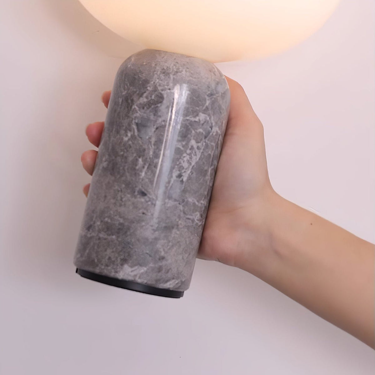 Vicky Minimalistische Marmor-Tischleuchte
