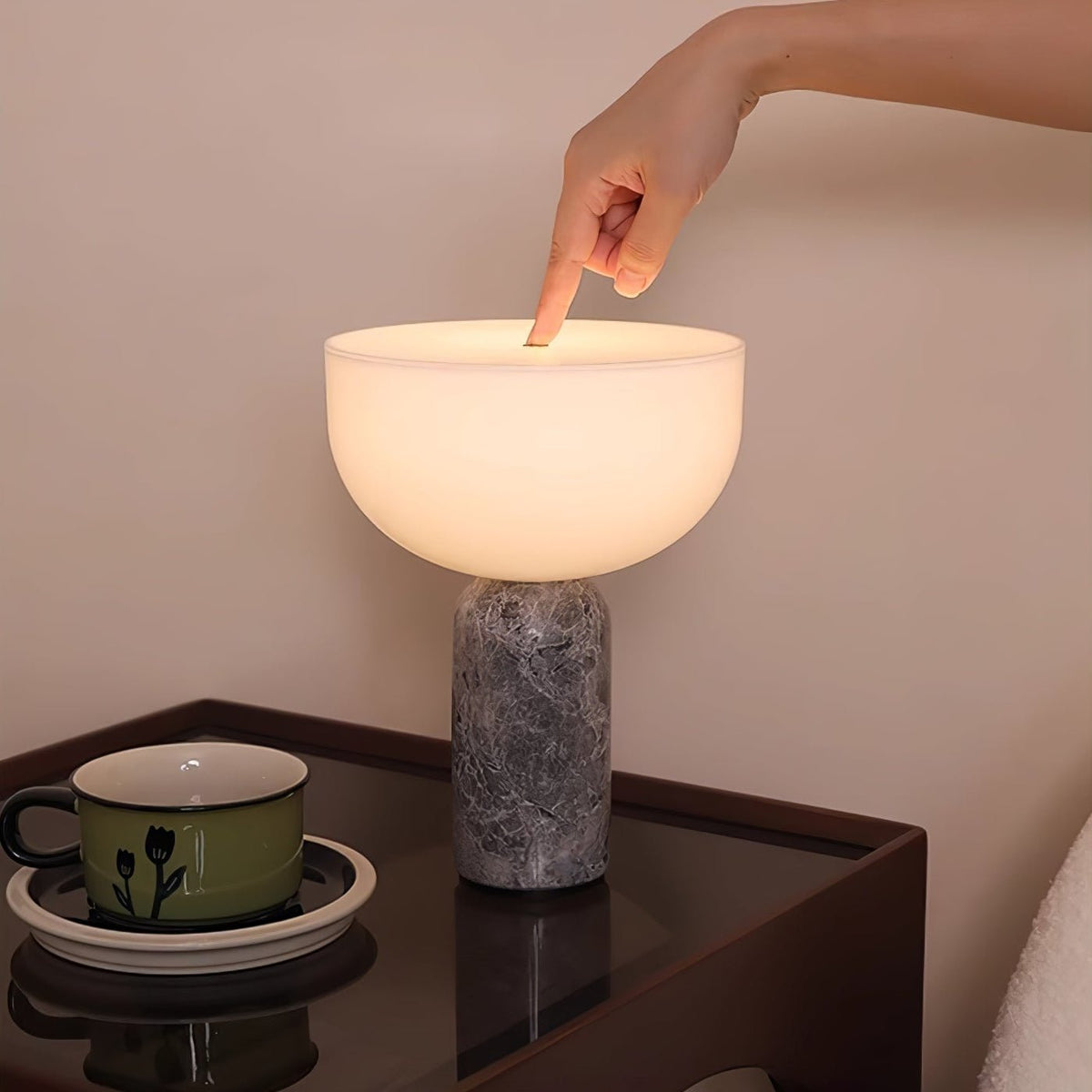 Vicky Minimalistische Marmor-Tischleuchte