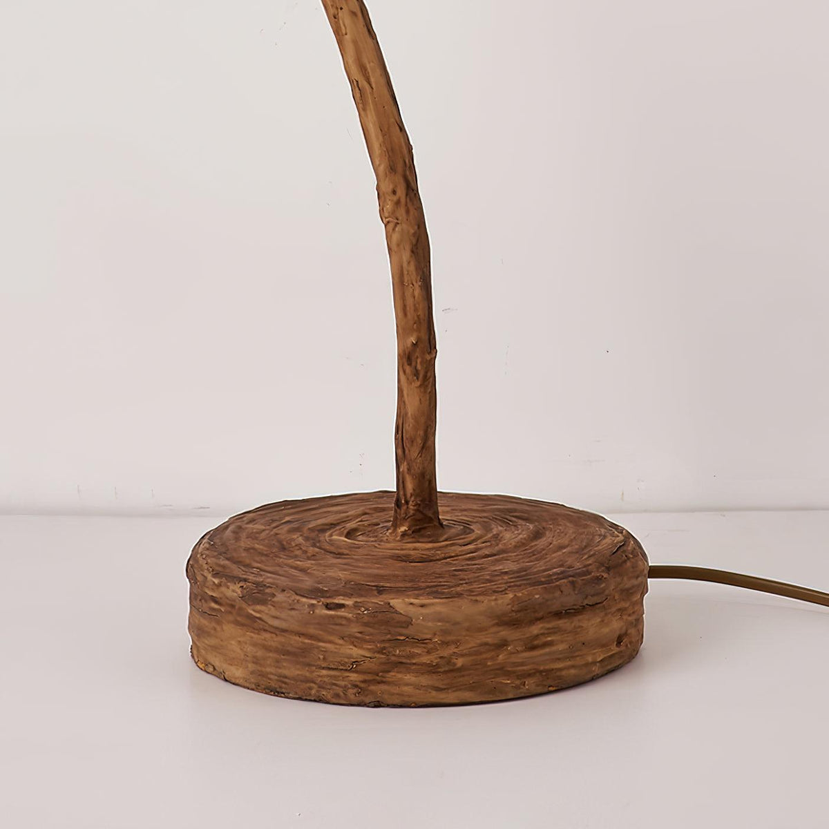 Velanella Kunstharz-Tischlampe