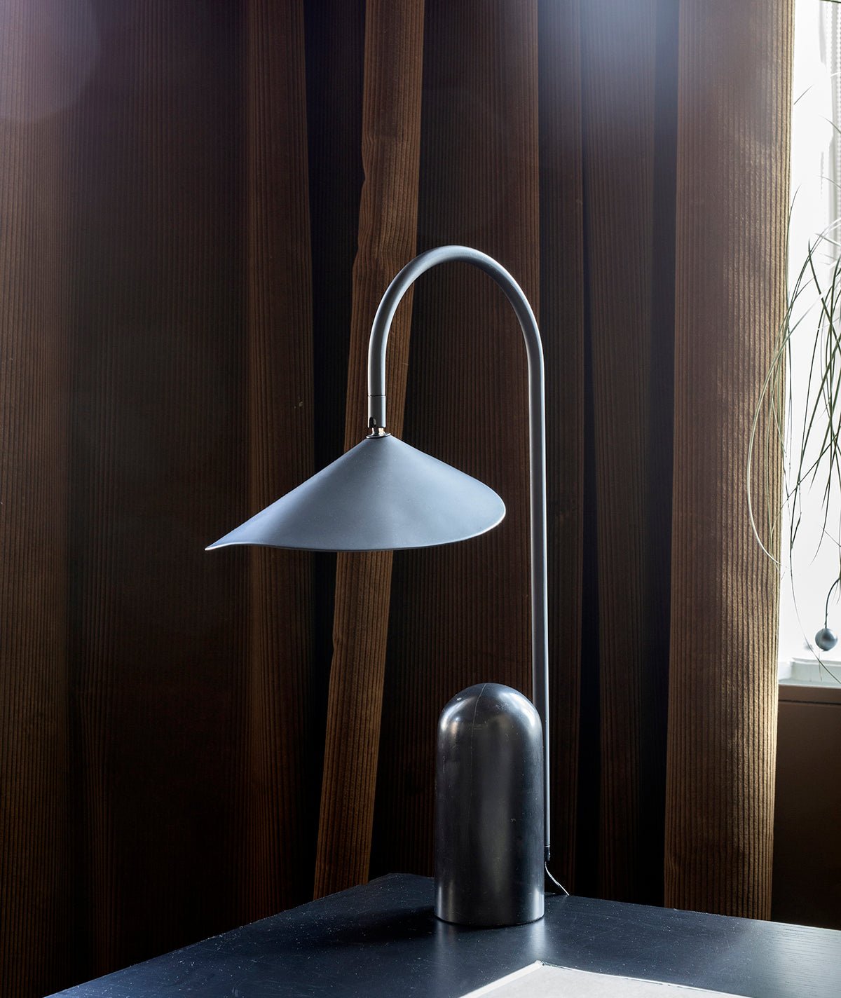 Selva Arc Leaf Tischlampe