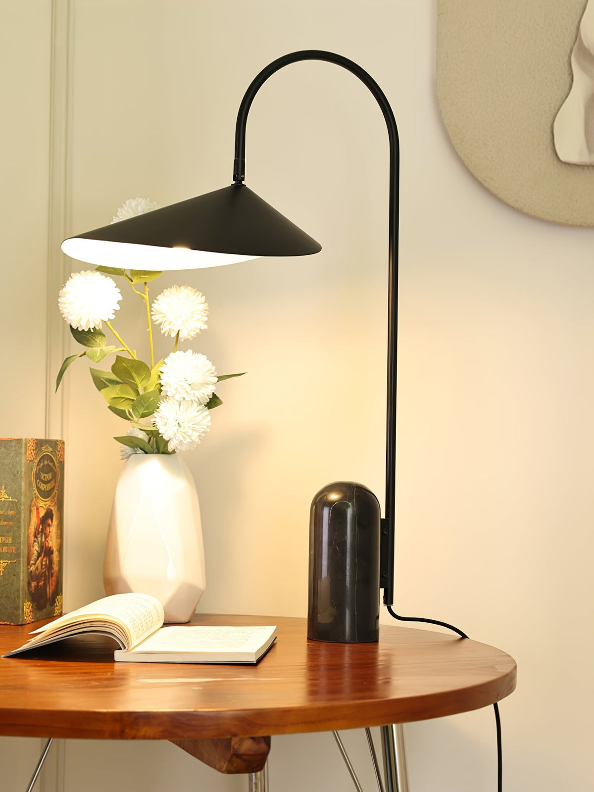 Selva Arc Leaf Tischlampe