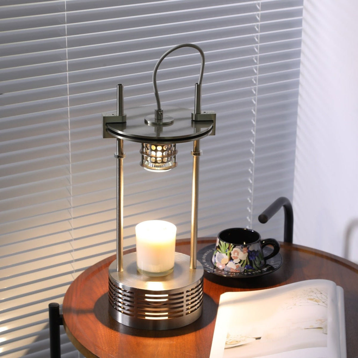 Serynd Aromatisch Tischlampe aus Edelstahl