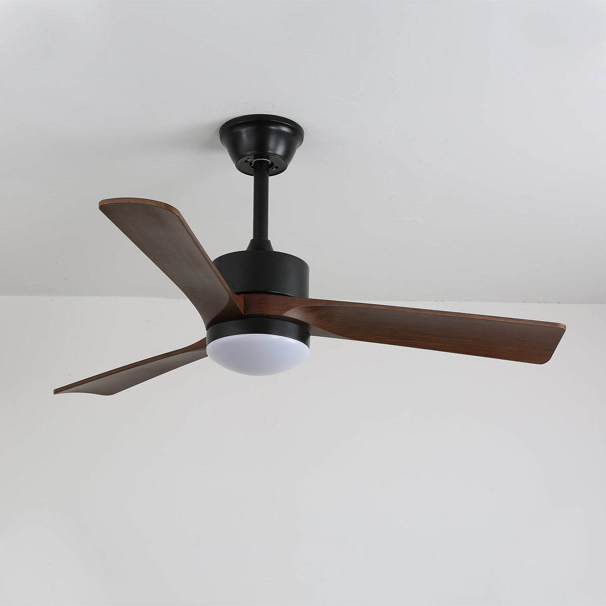 Evraeis Deckenventilator mit Beleuchtung aus Holz