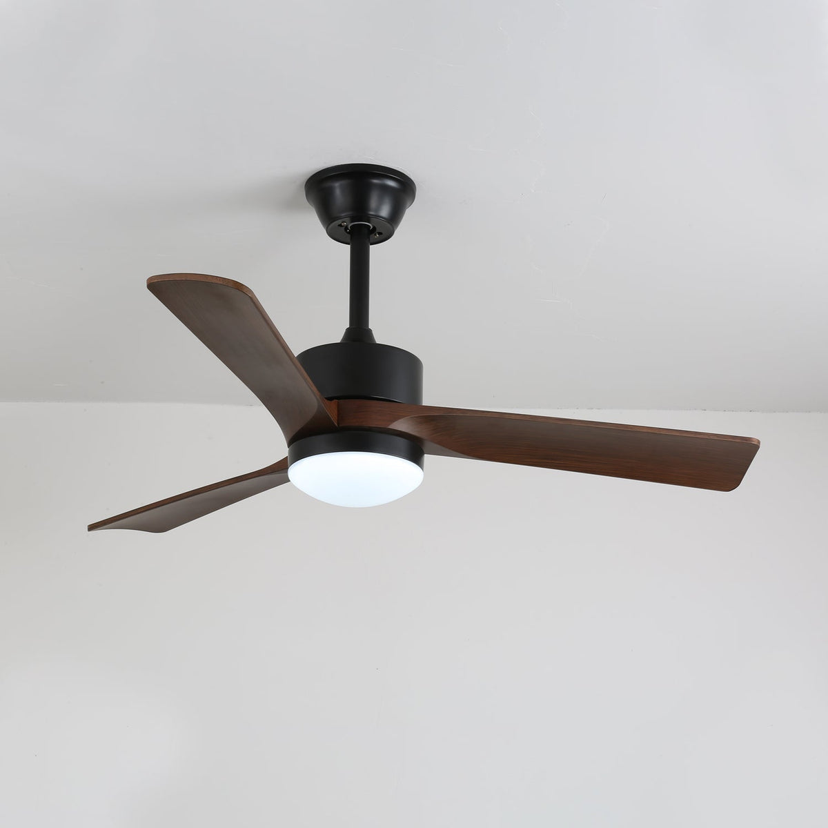 Evraeis Deckenventilator mit Beleuchtung aus Holz