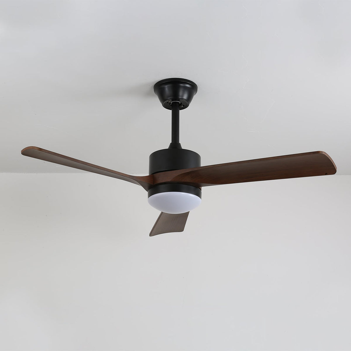 Evraeis Deckenventilator mit Beleuchtung aus Holz