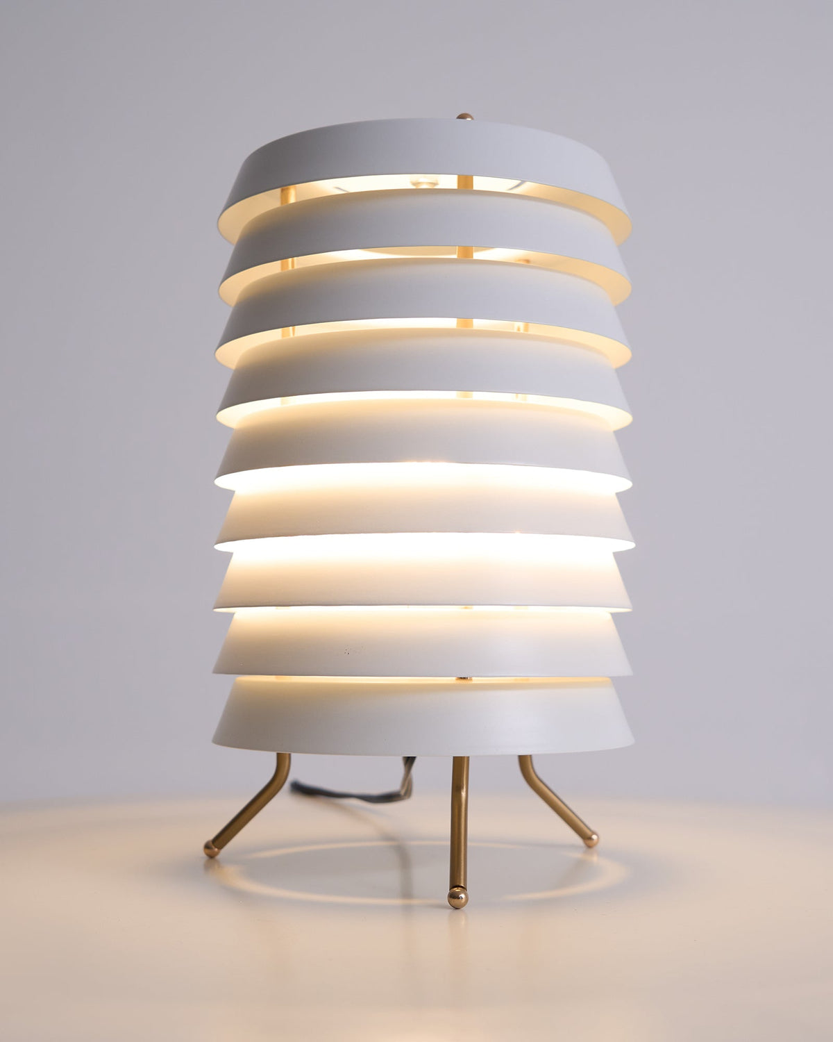 Orelelette Gitter-Design Skandinavische Tischleuchte