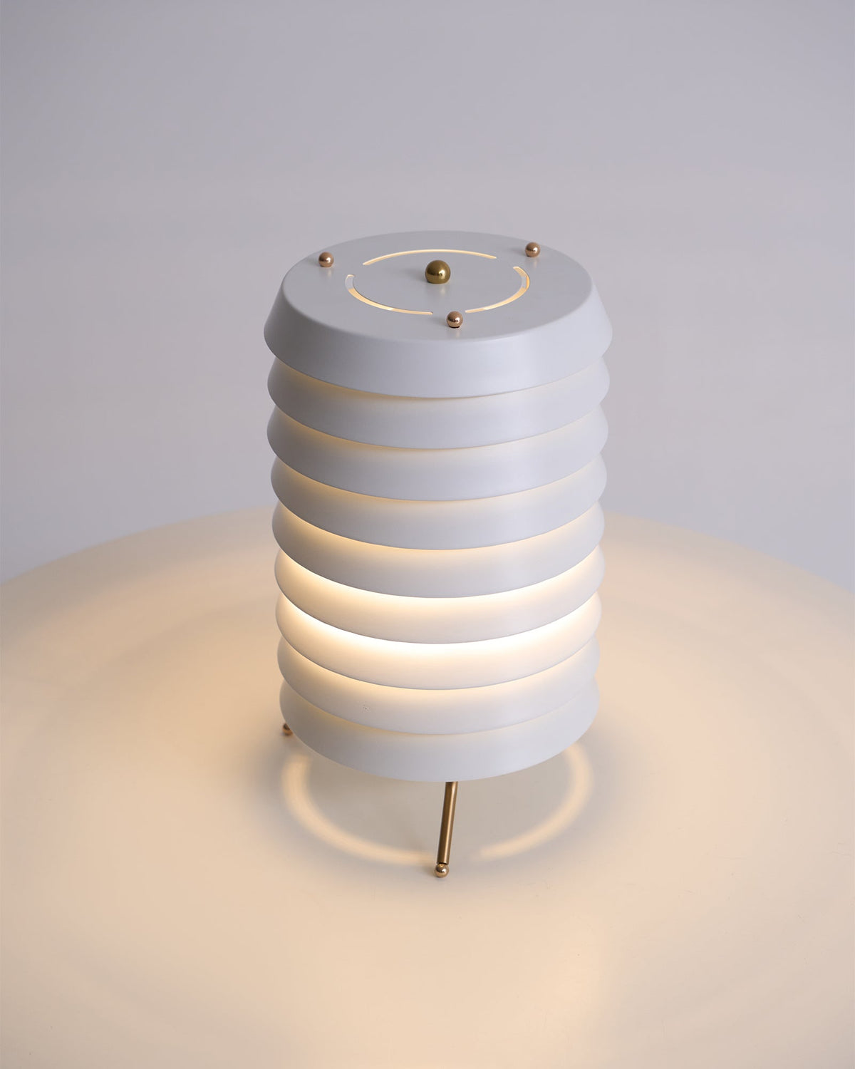Orelelette Gitter-Design Skandinavische Tischleuchte
