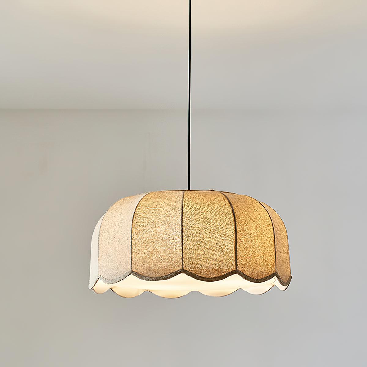 Linoaya Pendelleuchte aus Stoff im rustikalen Stil in Beige