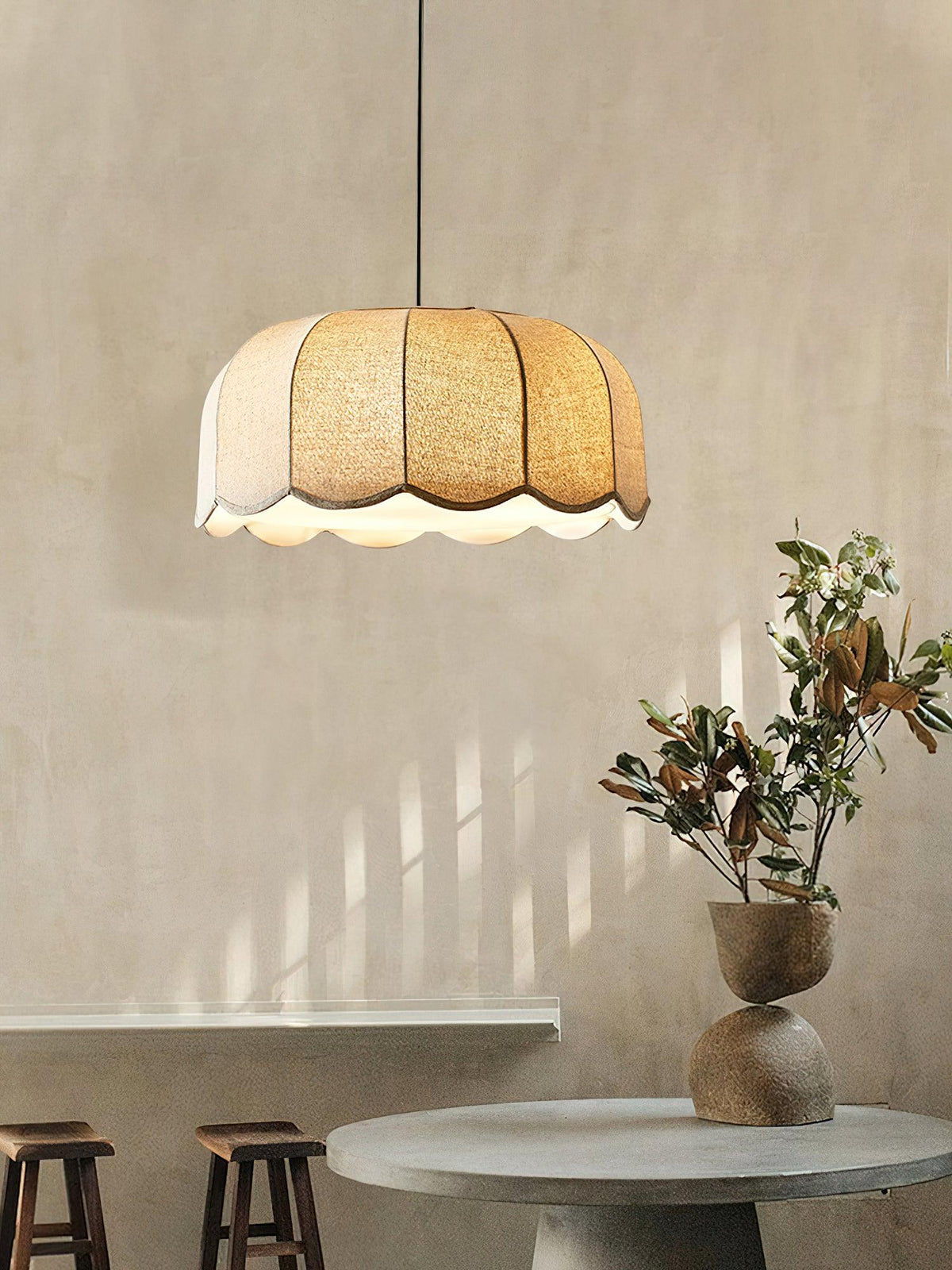 Linoaya Pendelleuchte aus Stoff im rustikalen Stil in Beige